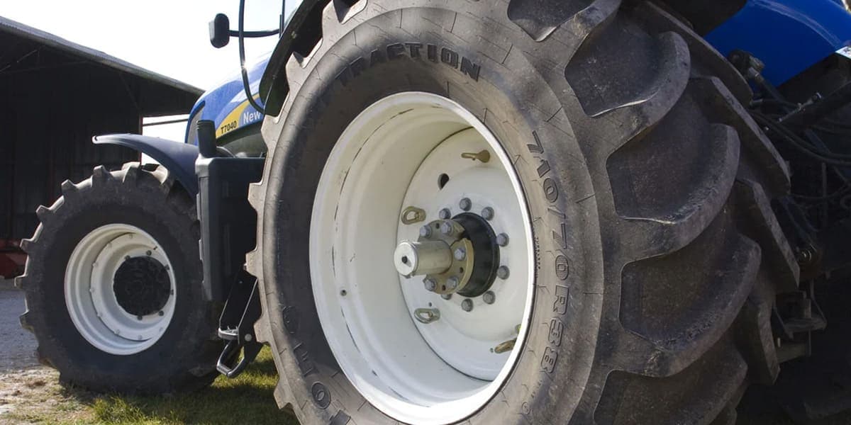 Czy warto naprawiać opony rolnicze? Na jakie uszkodzenia jest narażona opona rolnicza