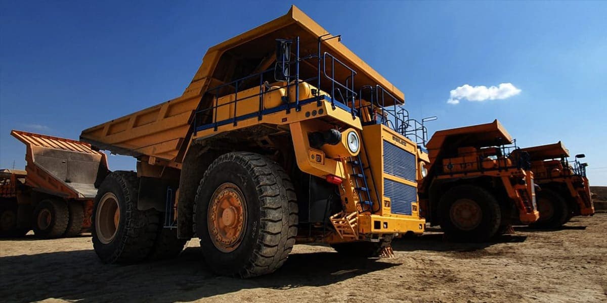 Oznaczenia na oponach przemysłowych.