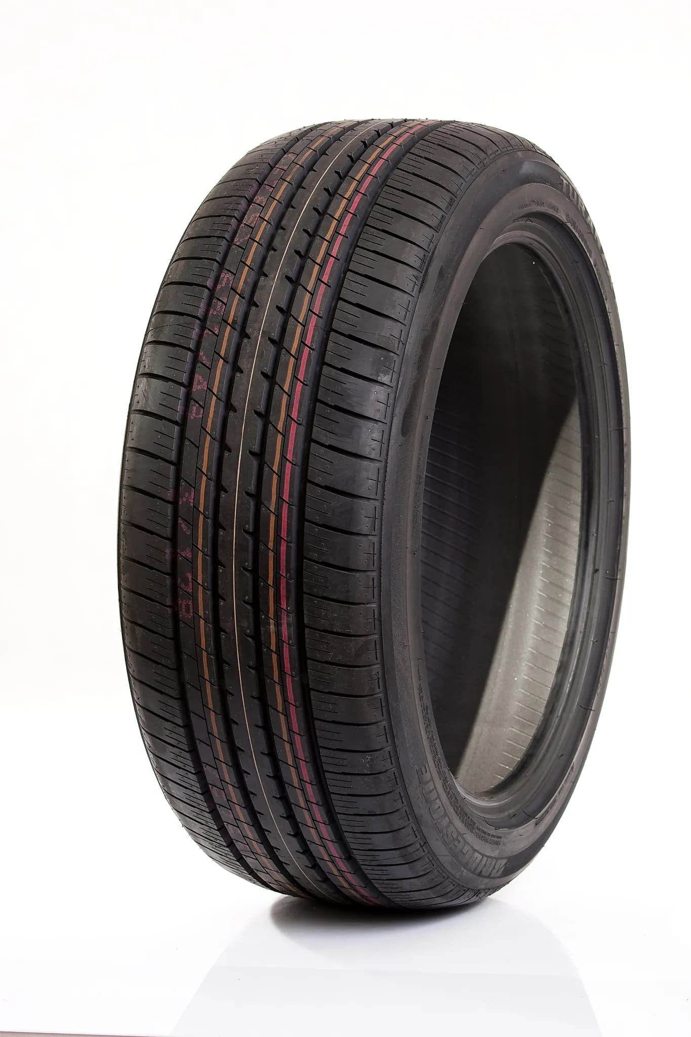 Bridgestone 235/50 R18 ER33 97W DOT2010