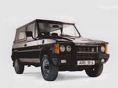 Closed Off-Road Vehicle
