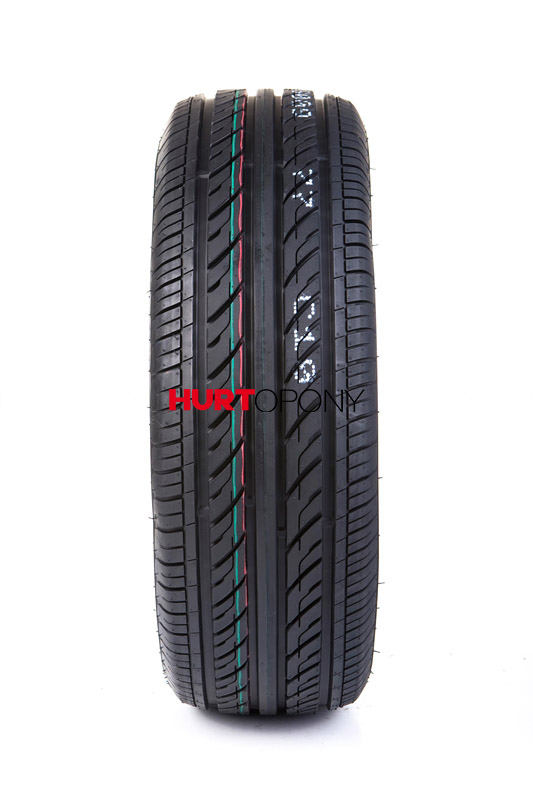 Comforser 235/60R16 CF600 100H