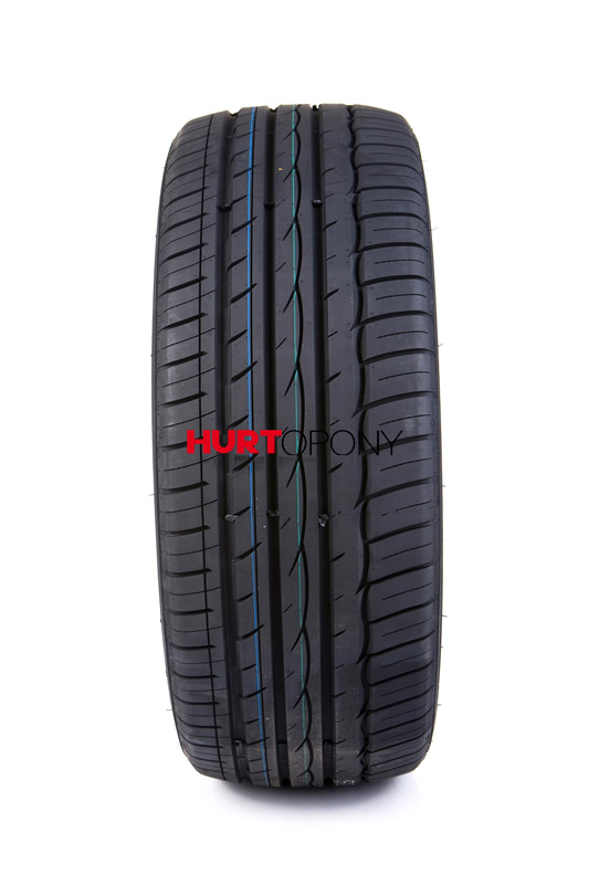 Comforser 235/55R17 CF710 103W XL